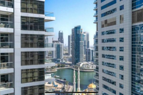 Nr beach/2 bed upgraded/terrace